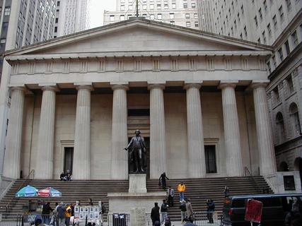 Federal Hall<br>Location: <a href="https://www.google.com/maps/search/?api=1&query=40.70695,-74.01062" target="_new">Wall St and Broad St</a>